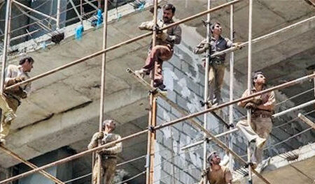۱۲هزار نفر عضو انجمن صنفی کارگران ساختمانی کرمان در انتظار سهمیه بیمه‌اند