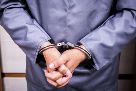 قاچاقچی مسلح در کهنوج دستگیر شد