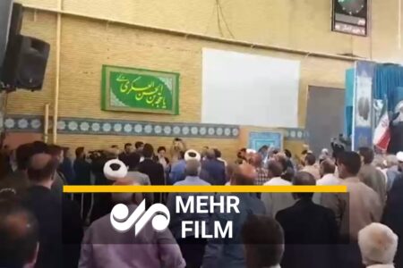 جمع آوری نرده‌ها در نماز جمعه رفسنجان با دستور رئیس‌جمهوری