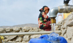 مشکل تامین آب استان کرمان را در این دولت حل می‌کنیم/تامین آب شرب ۱۰ هزار روستا درکشور آغاز شده