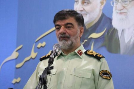فرمانده انتظامی کرمان موظف است استان را برای مخلان امنیت، ناامن کند