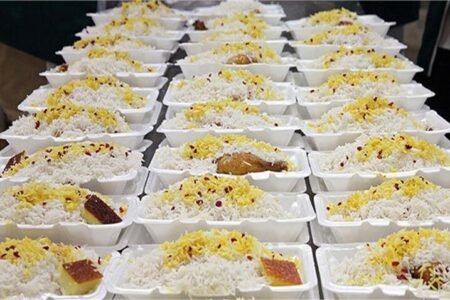 توزیع ۹۲۵۰ پرس غذای گرم در بم و بروات به مناسبت عید غدیر
