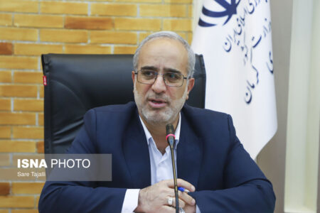 تاکید استاندار بر لزوم چاره‌اندیشی برای هزینه‌های هنگفت درمان رایگان اتباع خارجی در کرمان