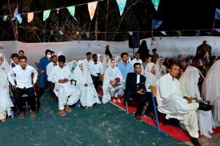 جشن ازدواج ۲۰ زوج جوان رودباری در شب عید غدیر برگزار شد