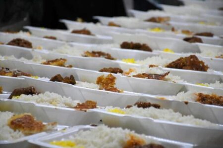 توزیع روزانه ۳۰ هزار پرس غذا توسط موکب خاتم‌الانبیاء رفسنجان در ایام اربعین