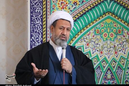 امام جمعه کرمان: مسجد مهمترین کانون‌ جهاد تبیین و تربیت انسان‌هاست