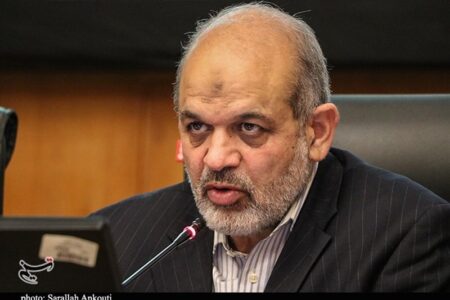 وزیر کشور: سفرهای استانی دولت چشم دشمن را کور کرد/ رئیس جمهور تمام وقتش را صرف مشکلات می‌کند