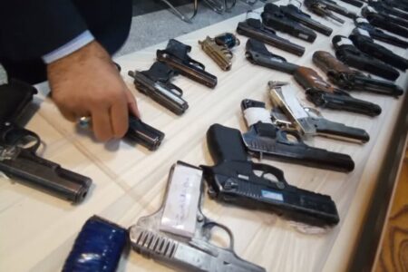 کلکسیون پنهان سلاح‌های غیرمجاز در جیرفت