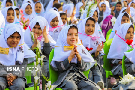 سال تحصیلی جدید در کرمان آغاز شد/ توجه به آموزش و پرورش در کنار هم