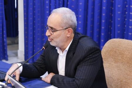 استاندار کرمان: سرمایه‌گذاران از بعضی ادارات کرمان گلایه دارند