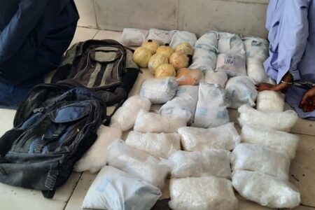 باند قاچاق مواد مخدر در بم متلاشی شد
