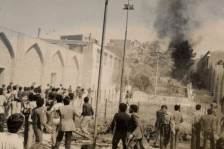 فاجعه ای که رژیم پهلوی رقم زد/ شاه مسجد کرمان را به آتش کشید