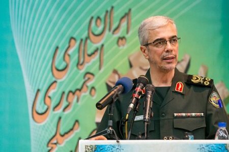 سرلشکر باقری با فرماندهان ارشد سپاه استان کرمان دیدار کرد