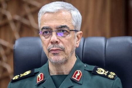 رئیس کل ستاد نیروهای مسلح وارد کرمان شد