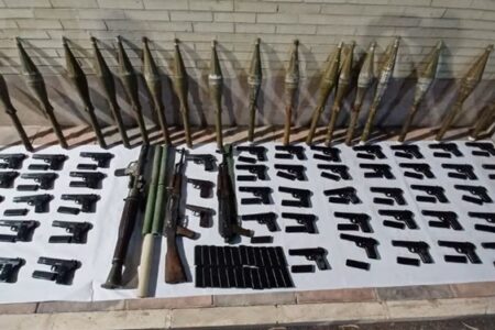 تحویل داوطلبانه ۷۳ قبضه سلاح غیرمجاز در بم