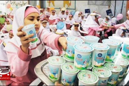 آغاز توزیع شیر رایگان در کرمان