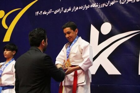 نونهال کاتاکای کرمانی قهرمان مسابقات کاراته وان کشور شد