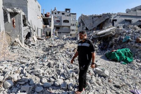 دنیا، ظلم به مردم غزه را سانسور می‌کند/ شهید سلیمانی تا آخر پشت مظلومان ایستاد