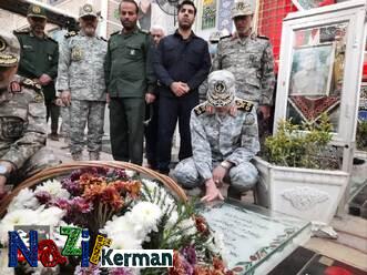 ادای احترام رئیس ستاد کل نیروهای مسلح به مقام شامخ شهید سلیمانی