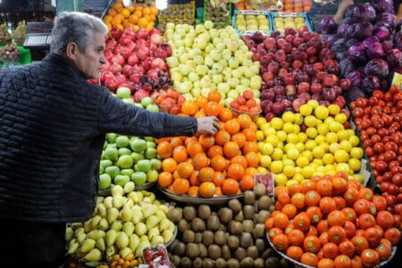 بازار میوه شب یلدا تحت کنترل است، کمبود و گرانی در کرمان نداریم