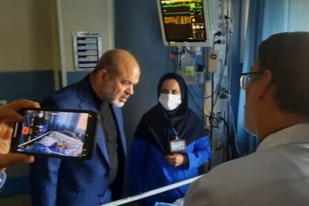بازدید وزیر کشور از روند درمانی مجروحان حادثه تروریستی کرمان