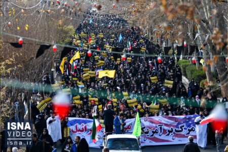ویدیو/ راهپیمایی مردم سراسر کشور در محکومیت حادثه تروریستی کرمان