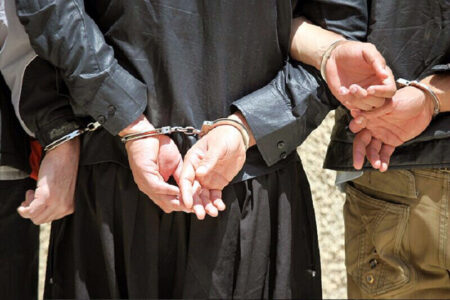 ۴ حفار غیرمجاز و قاچاقچی اشیاء عتیقه در شهر کرمان دستگیر شدند