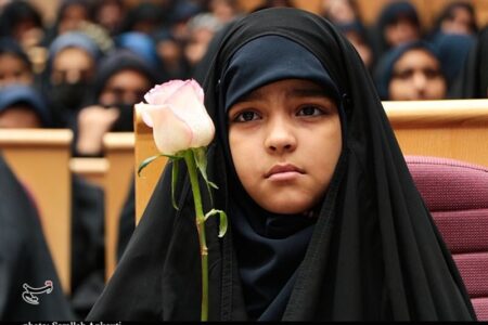 مراسم گرامیداشت شهدای دانش‌آموز حادثه تروریستی کرمان + تصویر