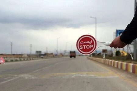 گردوخاک جاده کرمان به یزد را مسدود کرد