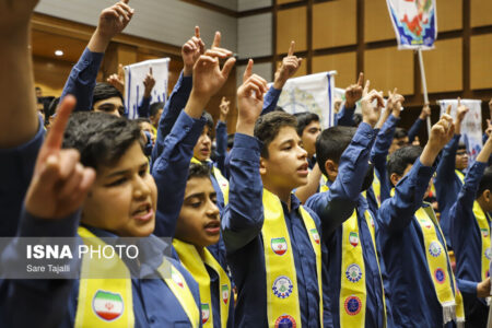 آیین نمادین جشن تکلیف سیاسی ۳۹ هزار دانش آموز رای اولی استان کرمان
