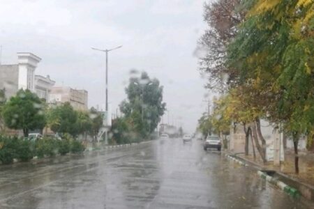 تندباد و باران در راه کرمان