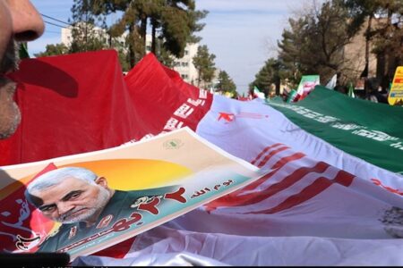 آغاز راهپیمایی با شکوه ۲۲ بهمن در کرمان/ پایتخت مقاومت اسلامی یکپارچه مرگ بر آمریکا شد