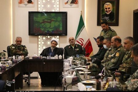 امام جمعه کرمان: نیروهای مسلح در مأموریت دفاع از کشور با صلابت حضور دارند