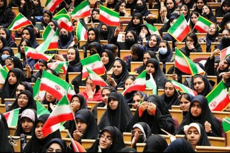 جشن تکلیف سیاسی ۳۹ هزار دانش‌آموز کرمانی برگزار شد + تصویر