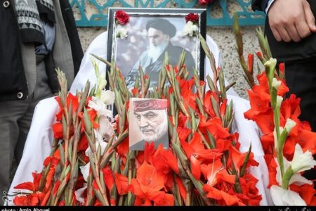 مراسم بزرگداشت ورود امام خمینی(ره) به میهن اسلامی در مصلی کرمان برگزار شد