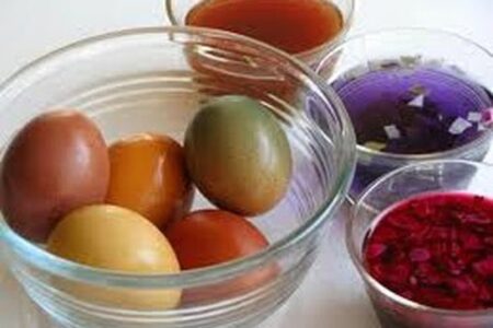 روش رنگ کردن تخم مرغ هفت سین با مواد طبیعی