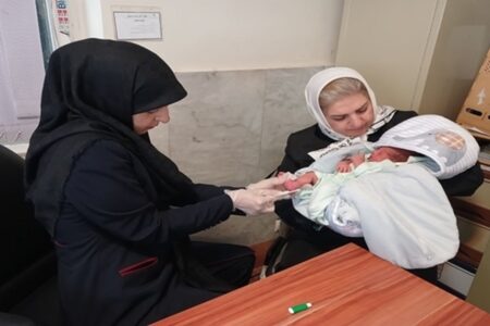 غربالگری نوزادان در شیفت نوروزی مراکز خدمات جامع سلامت