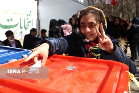 حضور مردم تبریز و کرمان و ساری در پای صندوق‌های رای