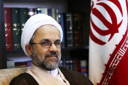 ملت ایران با مشارکت در انتخابات پشتیبانی از نظام و انقلاب را نشان می‌دهند