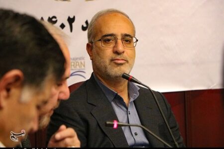 استاندار کرمان: وضعیت خدمات مجتمع‌های بین راهی در استان کرمان ضعیف است