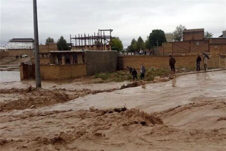 قطع شدن راه ارتباطی ١٠ روستای جنوب کرمان براثر سیلاب