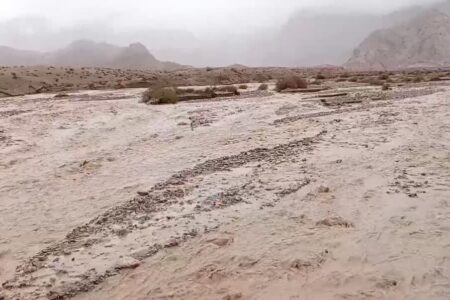 جاری شدن رودخانه فصلی در منطقه صفائیه رفسنجان