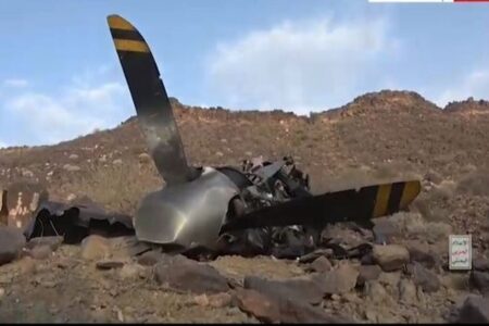 لحظه شکار شدن جنگنده آمریکایی توسط ارتش یمن + فیلم