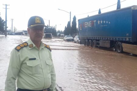 هشدار پلیس زرند به رانندگان: احتیاط در رانندگی به دلیل بارندگی و لغزندگی جاده‌ها