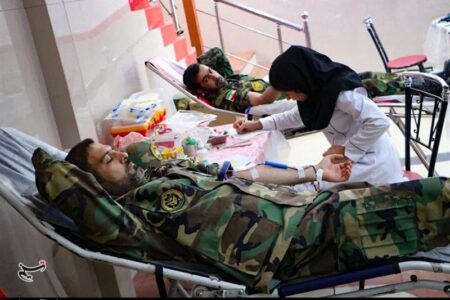 اهدای خون در ۷ پایگاه قرارگاه جنوب‌شرق ارتش کرمان+تصویر