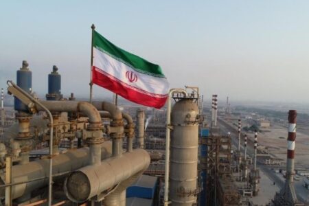تحریم‌های نفتی ایران: ناکارآمدی و دور زدن به روایت نذیر کرمان