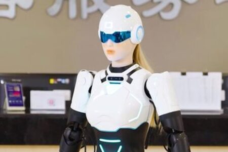 ربات انسان‌نمای چری رونمایی شد: “مورنین” با قابلیت‌های هوش مصنوعی و حرکات شبیه انسان