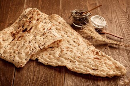 نان در سفره ایرانی‌ها؛ ارزان‌تر از همیشه در دو سال اخیر!