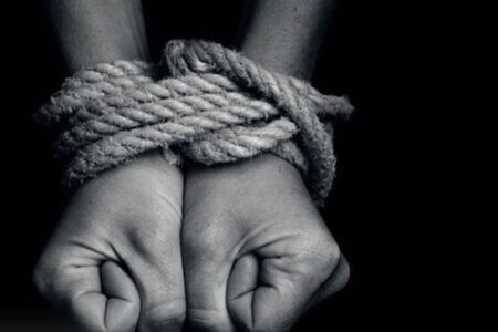 رهایی جوان ۲۰ ساله از چنگال دو آدم ربا در کهنوج