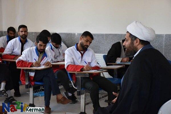 نخستین دوره آموزشی کانون طلاب در کرمان برگزار شد